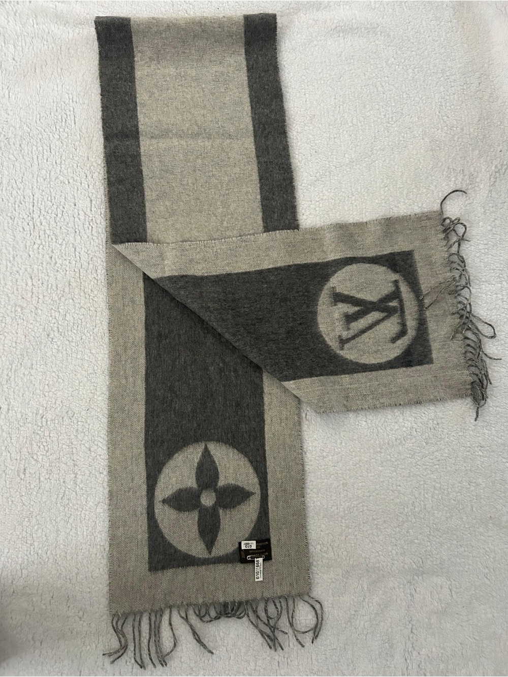 Louis Vuitton Gray Two-Tone Logo Wool Scarf - Picture 2 of 3